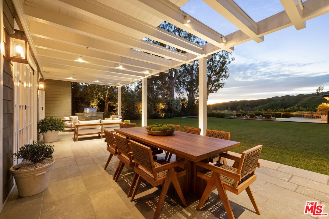 1319 Amalfi Dr