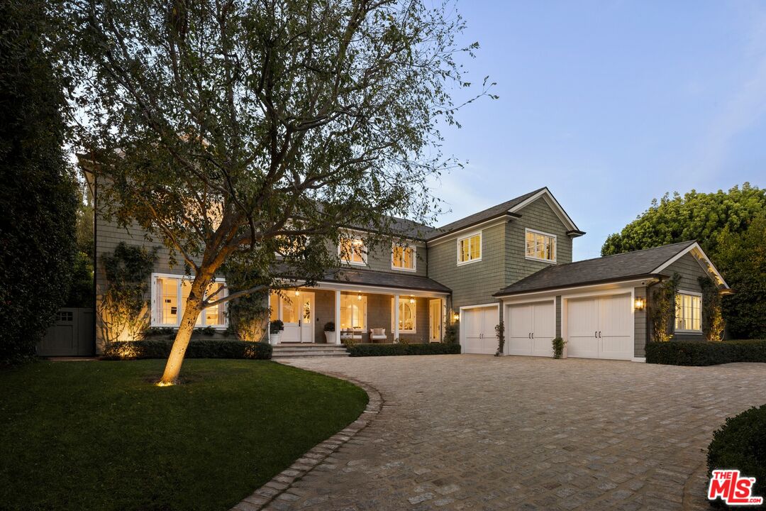 1319 Amalfi Dr