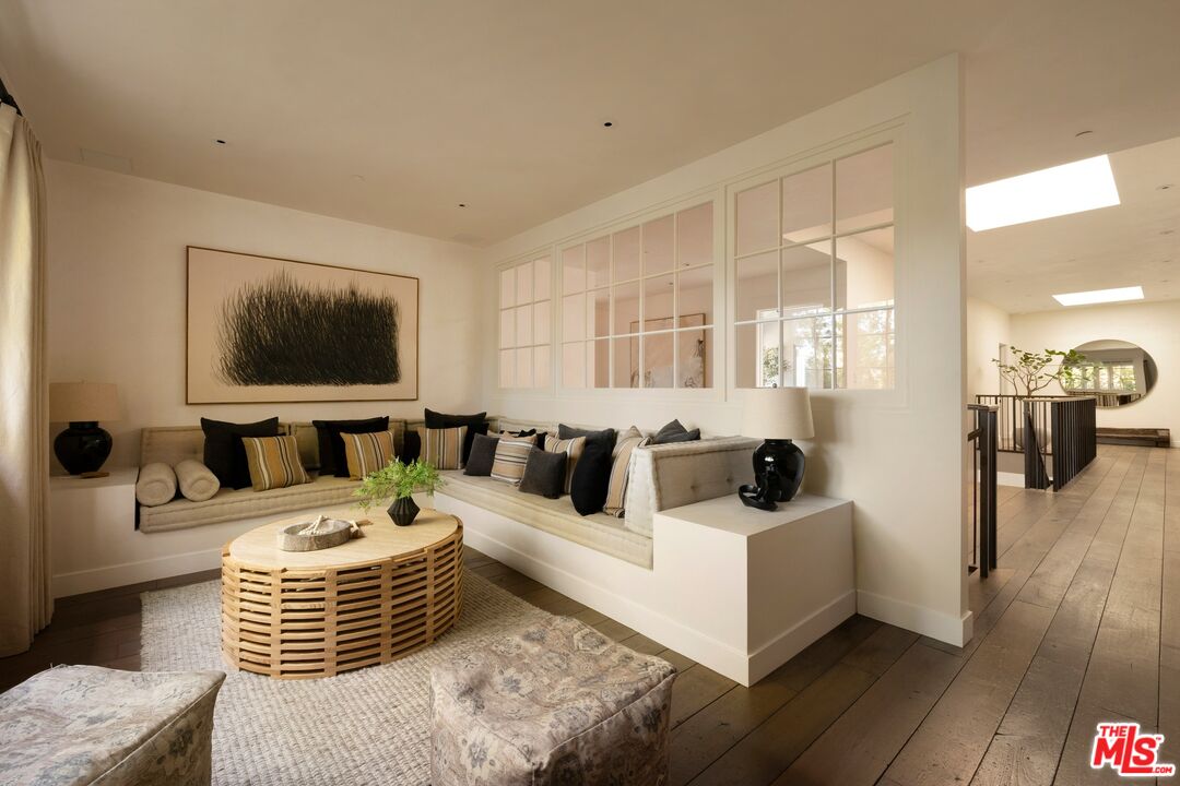 1319 Amalfi Dr
