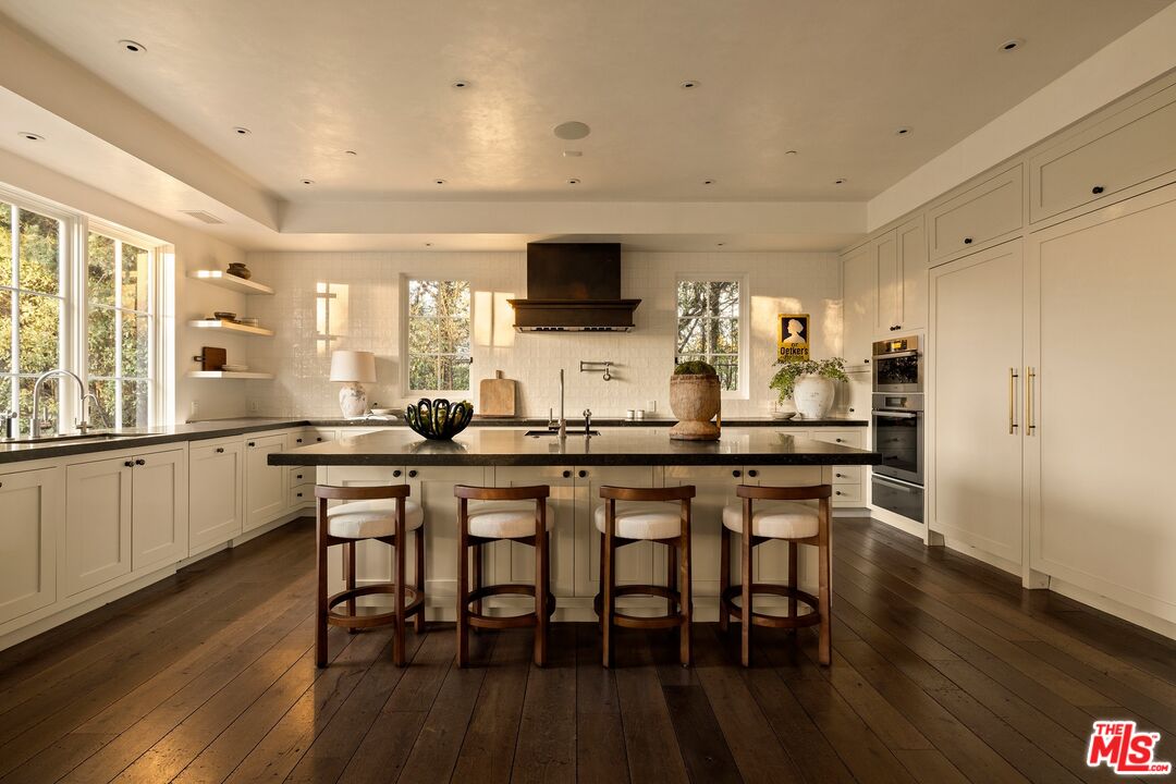 1319 Amalfi Dr