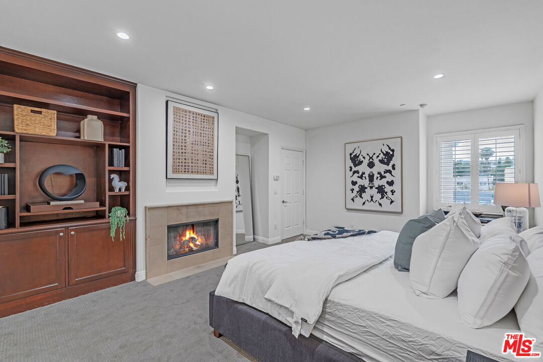 143 N Arnaz Dr Unit: 304