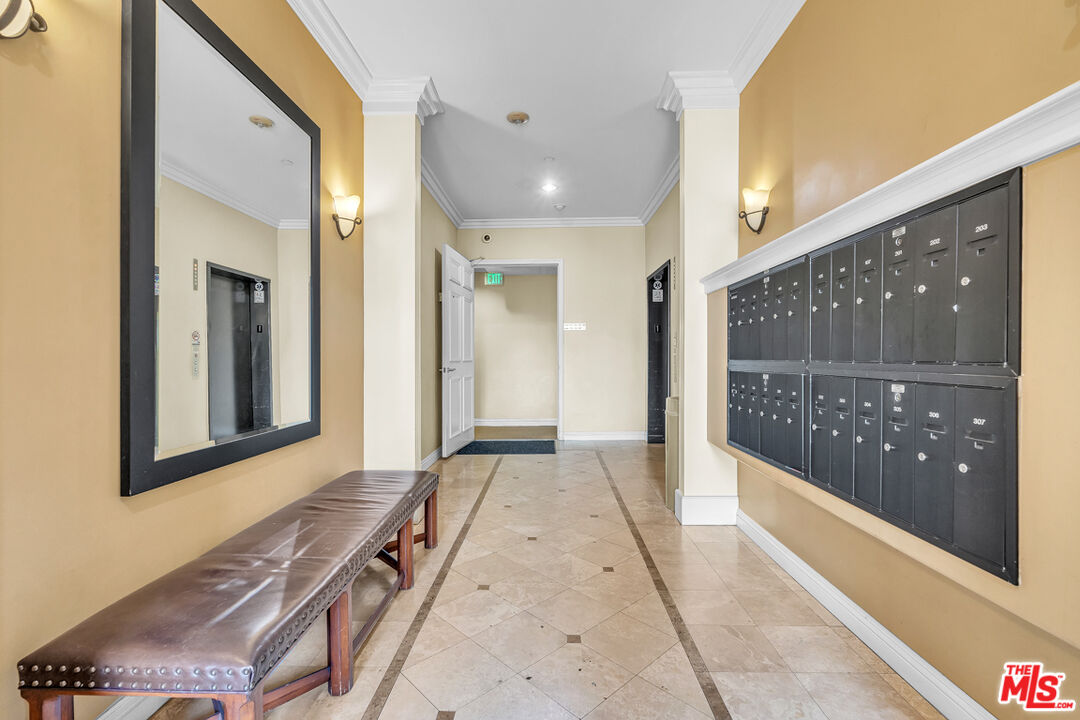 143 N Arnaz Dr Unit: 304