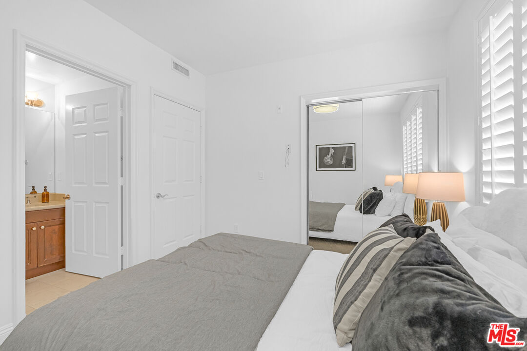 143 N Arnaz Dr Unit: 304