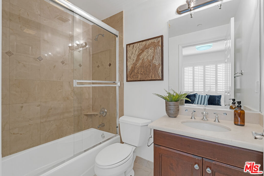 143 N Arnaz Dr Unit: 304