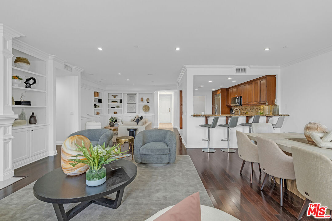 143 N Arnaz Dr Unit: 304