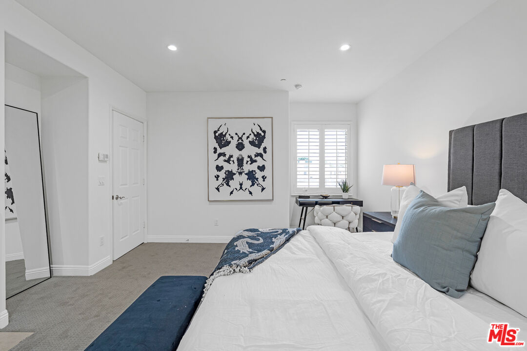 143 N Arnaz Dr Unit: 304