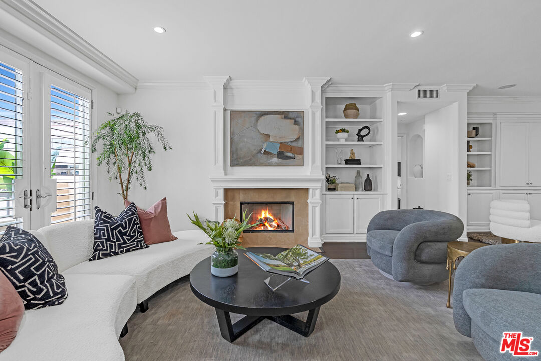 143 N Arnaz Dr Unit: 304