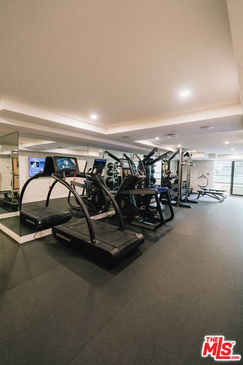 350 N Palm Dr Unit: 204