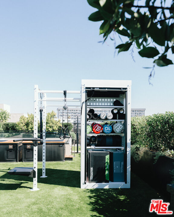 350 N Palm Dr Unit: 204