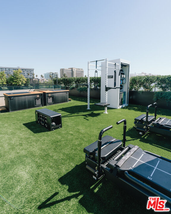 350 N Palm Dr Unit: 204