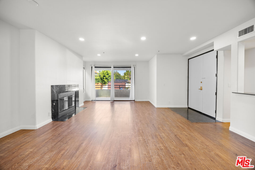 9836 Vidor Dr Unit: 1B