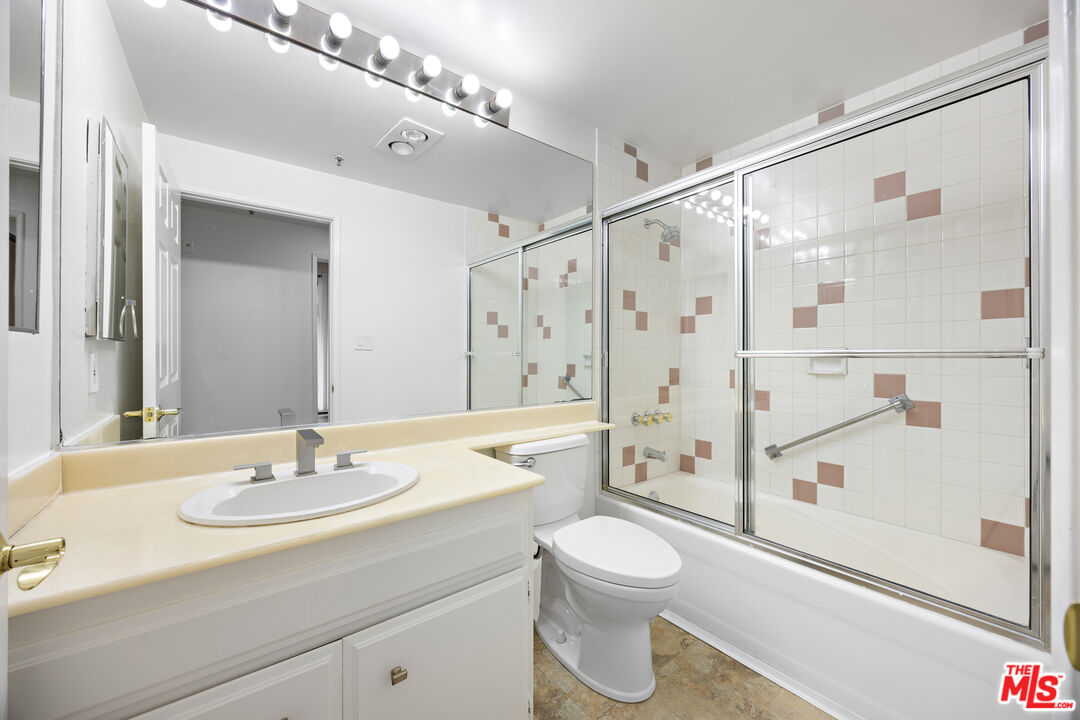 9836 Vidor Dr Unit: 1B