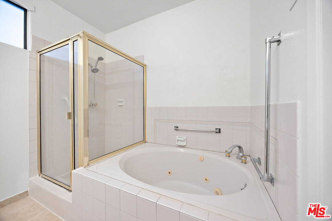 9836 Vidor Dr Unit: 1B