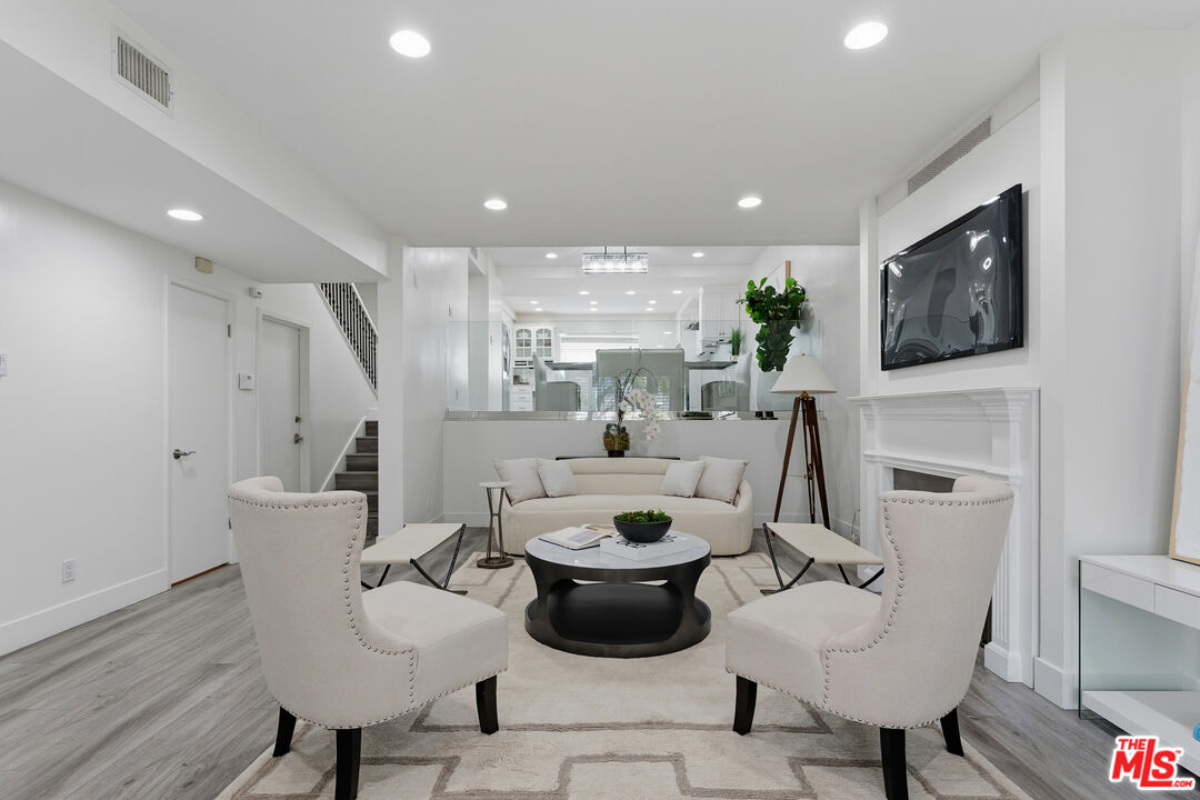 13224 S Admiral Ave Unit: D