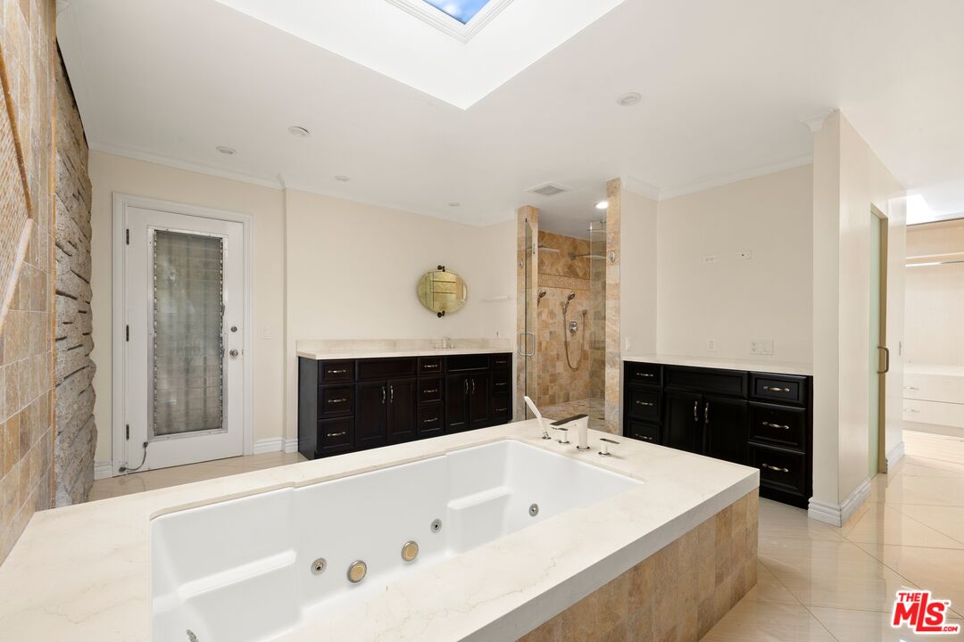 1743 Stone Canyon Rd