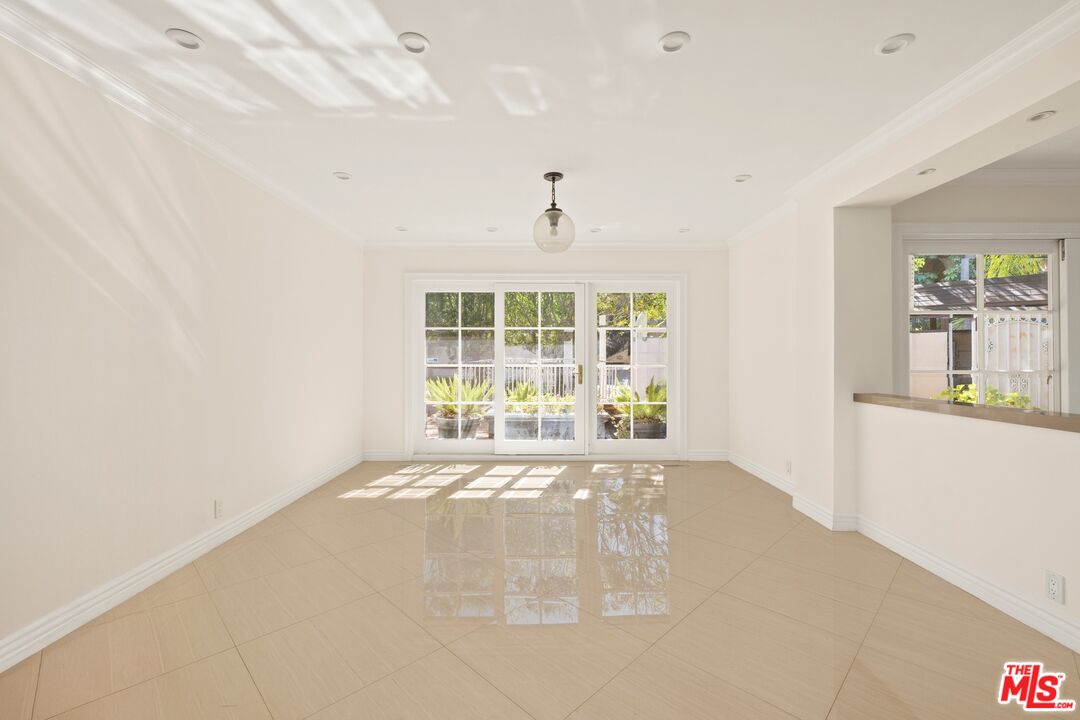 1743 Stone Canyon Rd