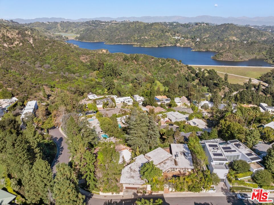 1743 Stone Canyon Rd