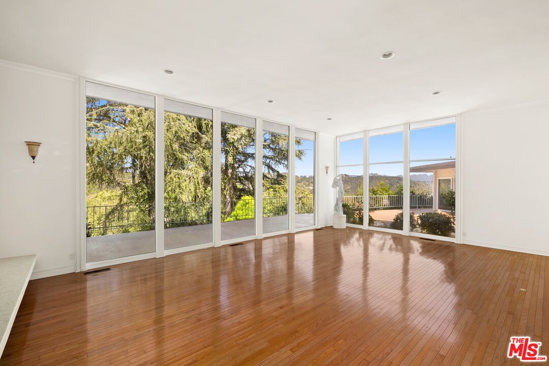 1743 Stone Canyon Rd