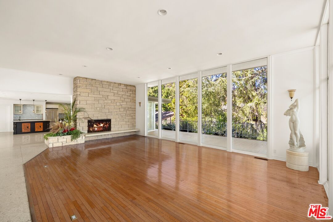 1743 Stone Canyon Rd