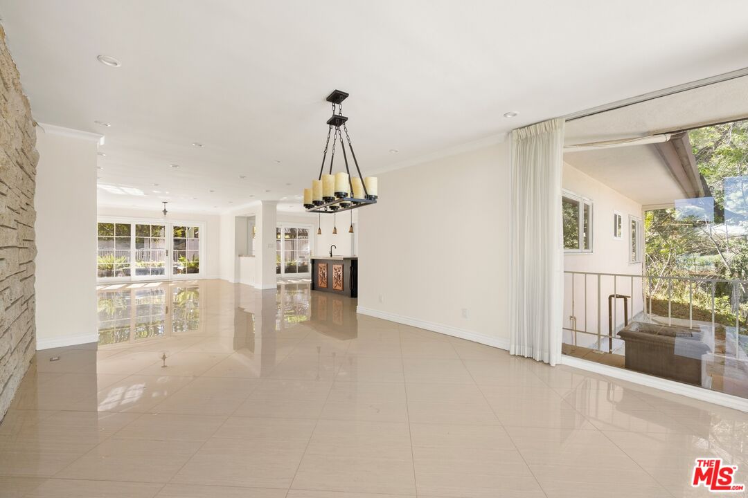 1743 Stone Canyon Rd