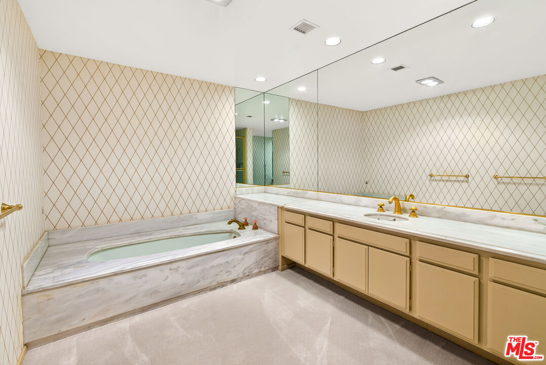 515 Ocean Ave Unit: NPH B