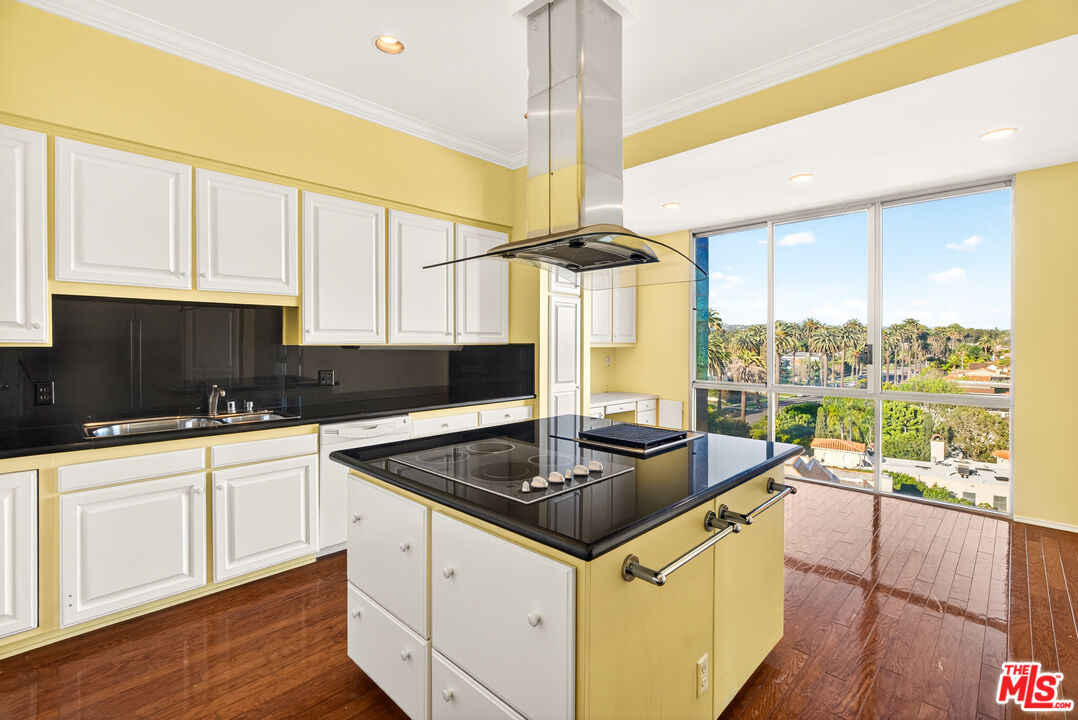 515 Ocean Ave Unit: NPH B