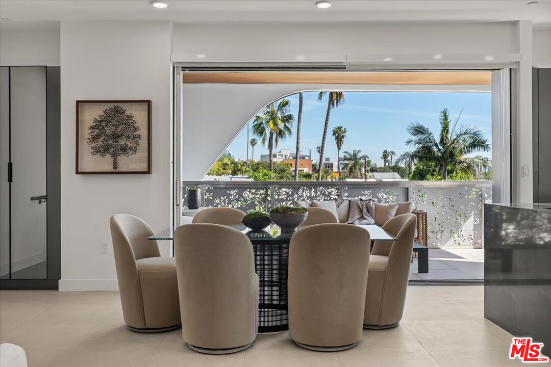 1257 N Sweetzer Ave Unit: 404