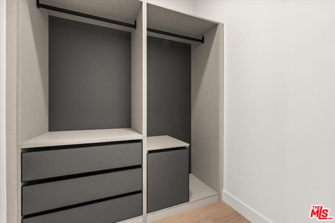 1257 N Sweetzer Ave Unit: 404