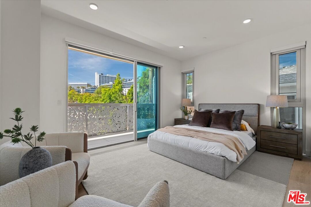 1257 N Sweetzer Ave Unit: 302