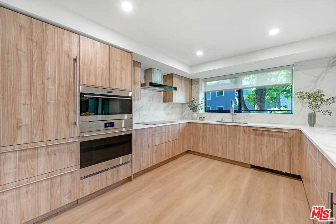 350 N Palm Dr Unit: 403