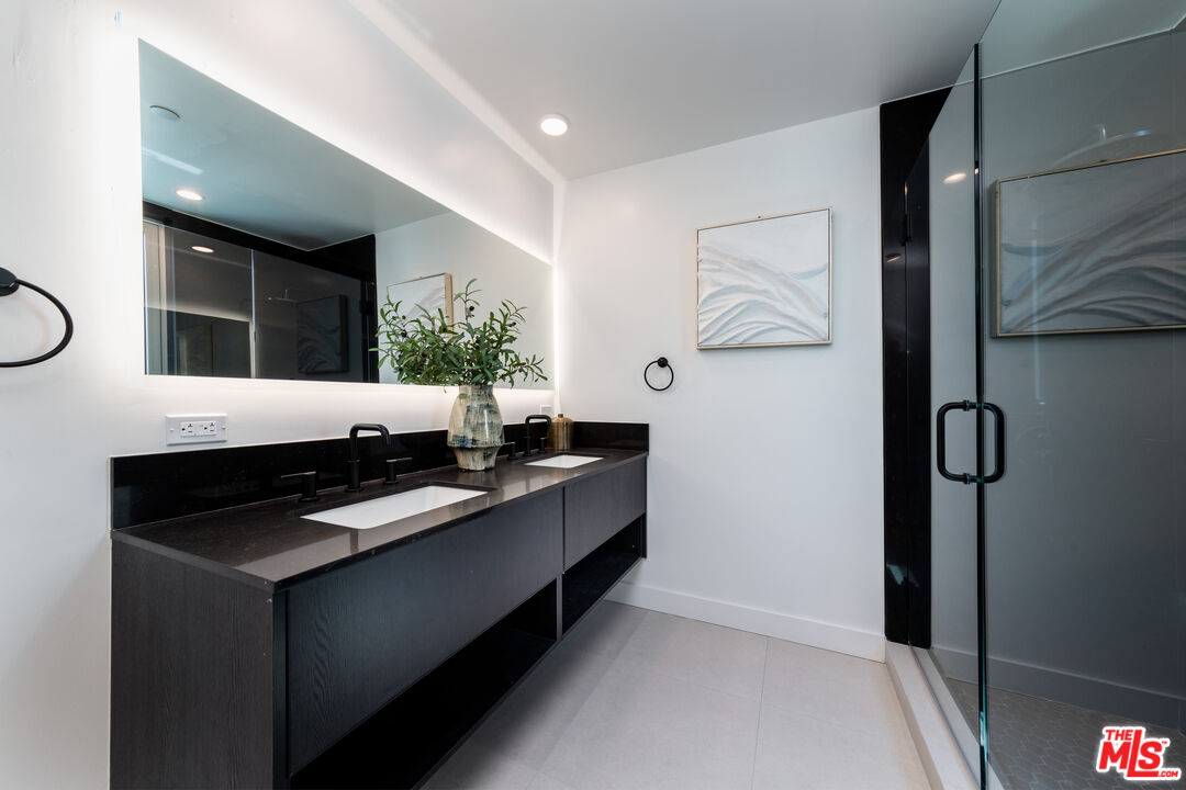 1257 N Sweetzer Ave Unit: 403