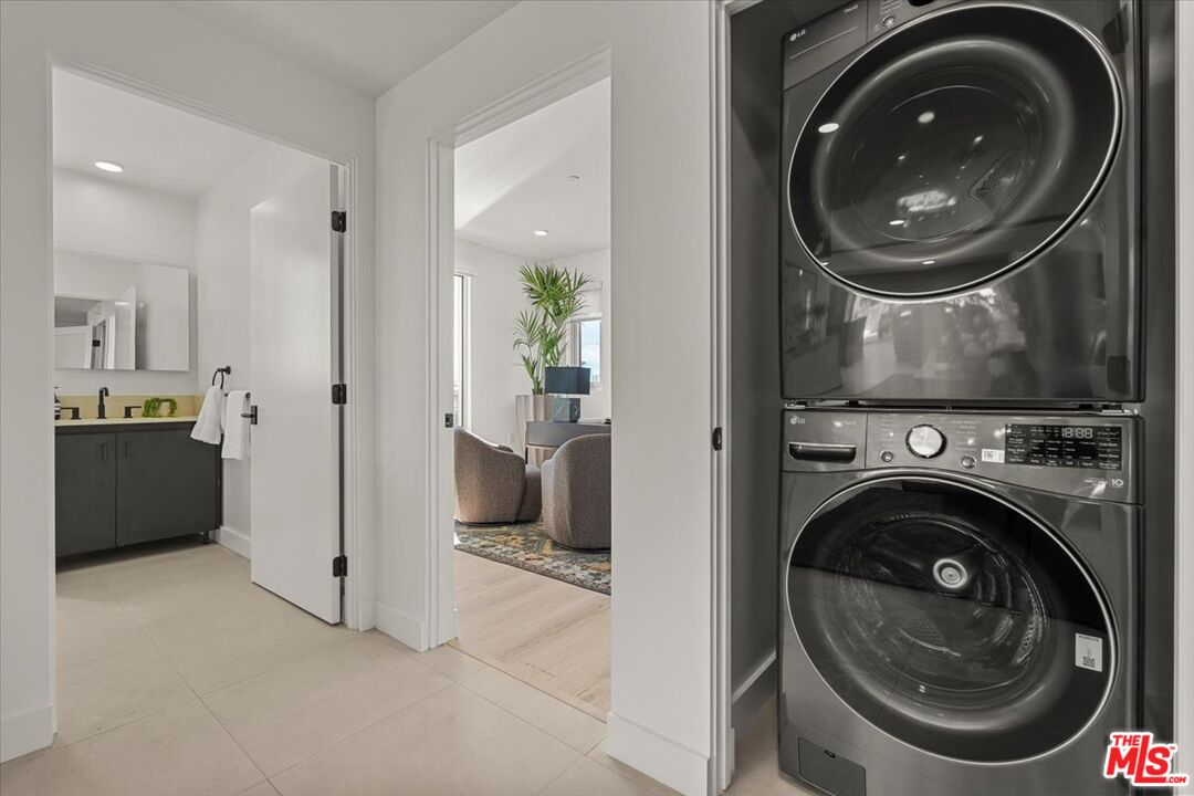 1257 N Sweetzer Ave Unit: 403