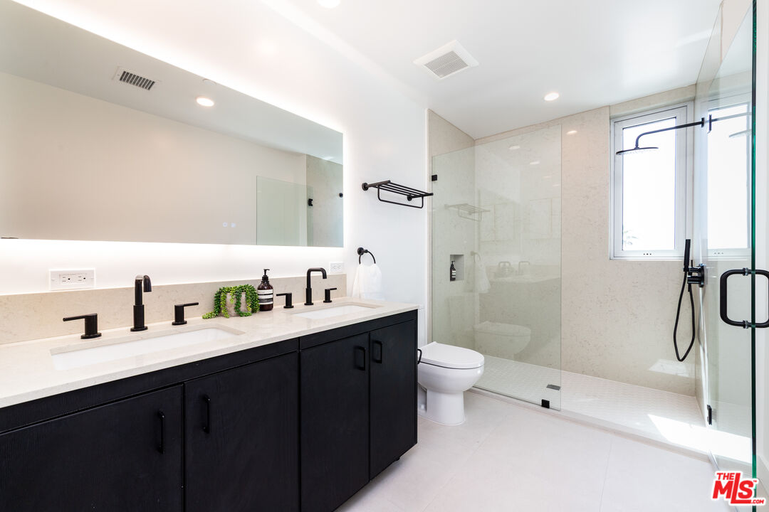 1257 N Sweetzer Ave Unit: 403