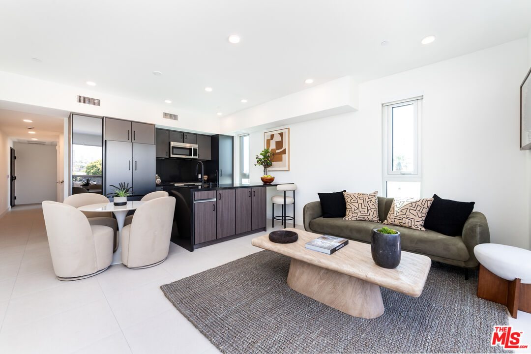 1257 N Sweetzer Ave Unit: 403