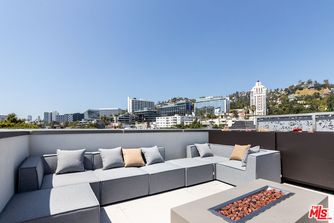 1257 N Sweetzer Ave Unit: 403