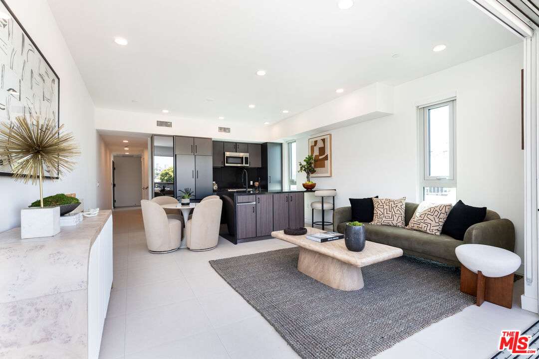 1257 N Sweetzer Ave Unit: 403