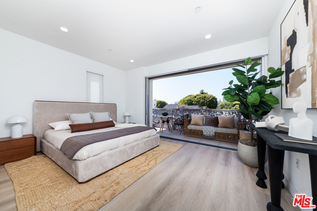 1257 N Sweetzer Ave Unit: 403