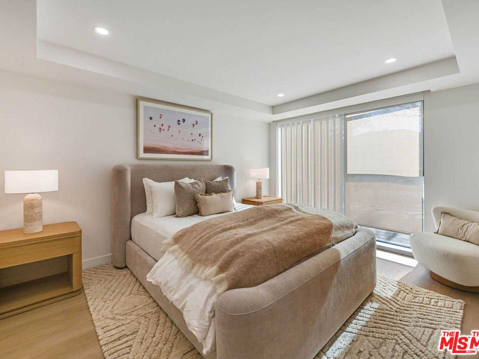 350 N Palm Dr Unit: 401