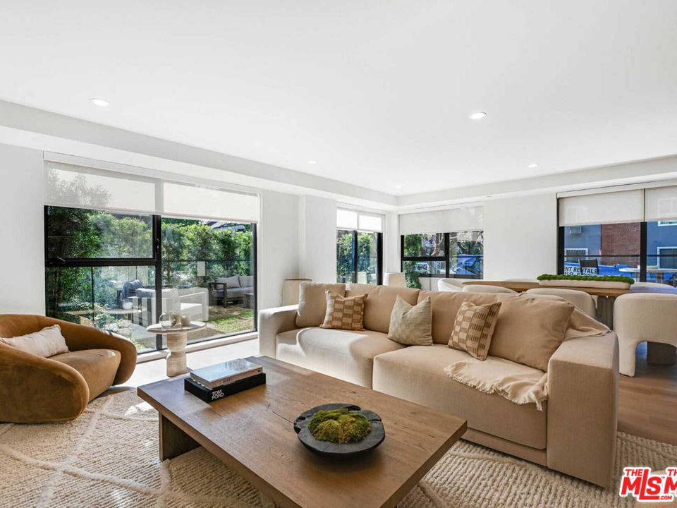 350 N Palm Dr Unit: 401