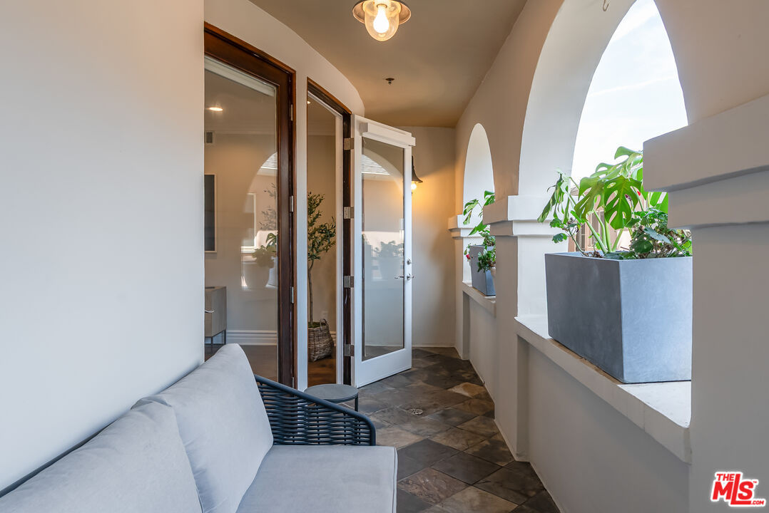 10364 Almayo Ave Unit: 205