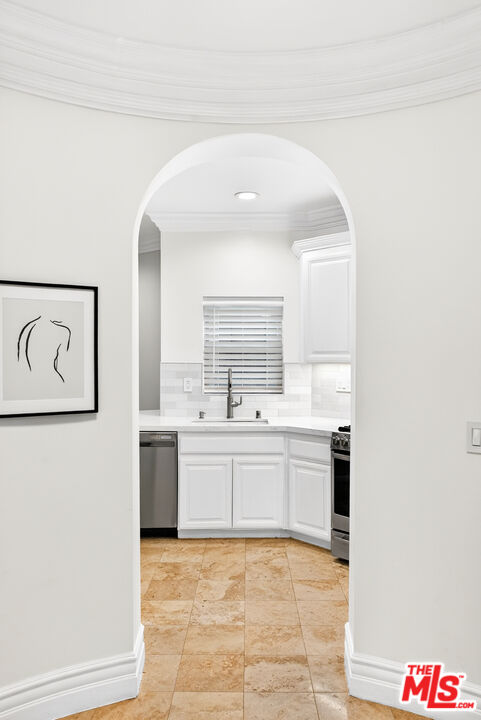 10364 Almayo Ave Unit: 205