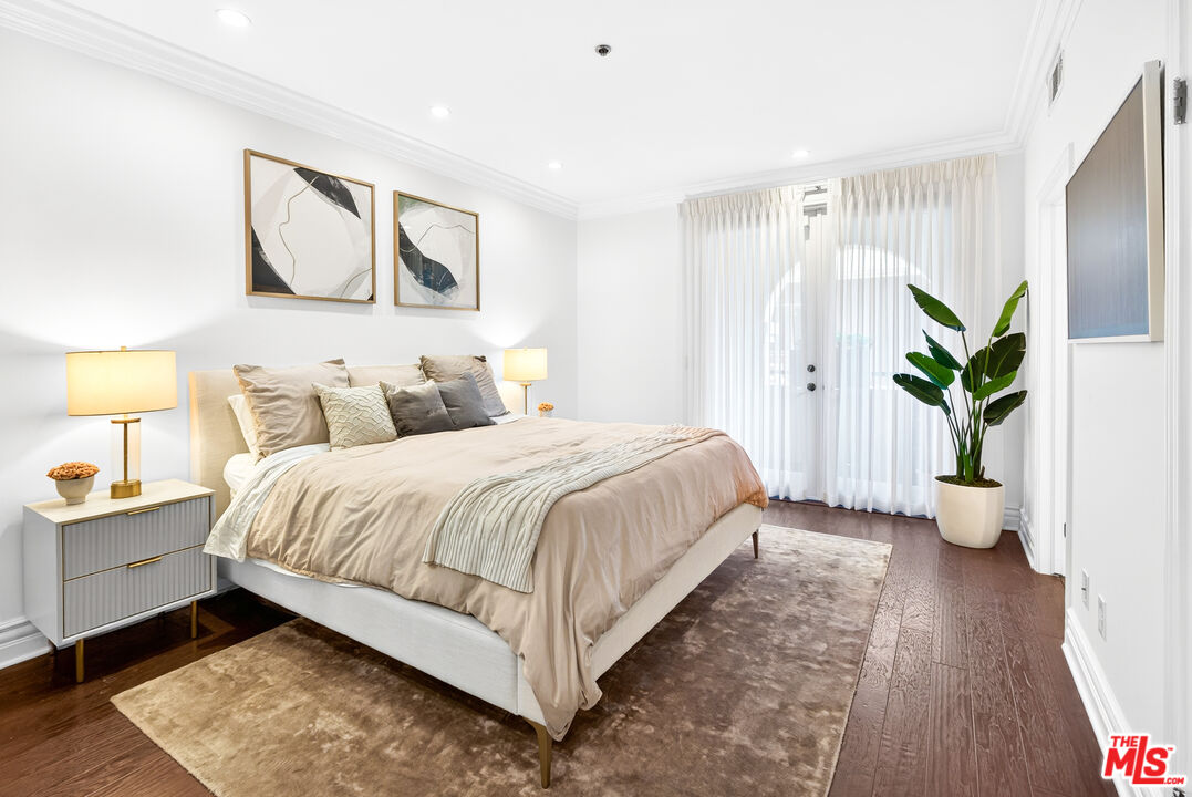 10364 Almayo Ave Unit: 205