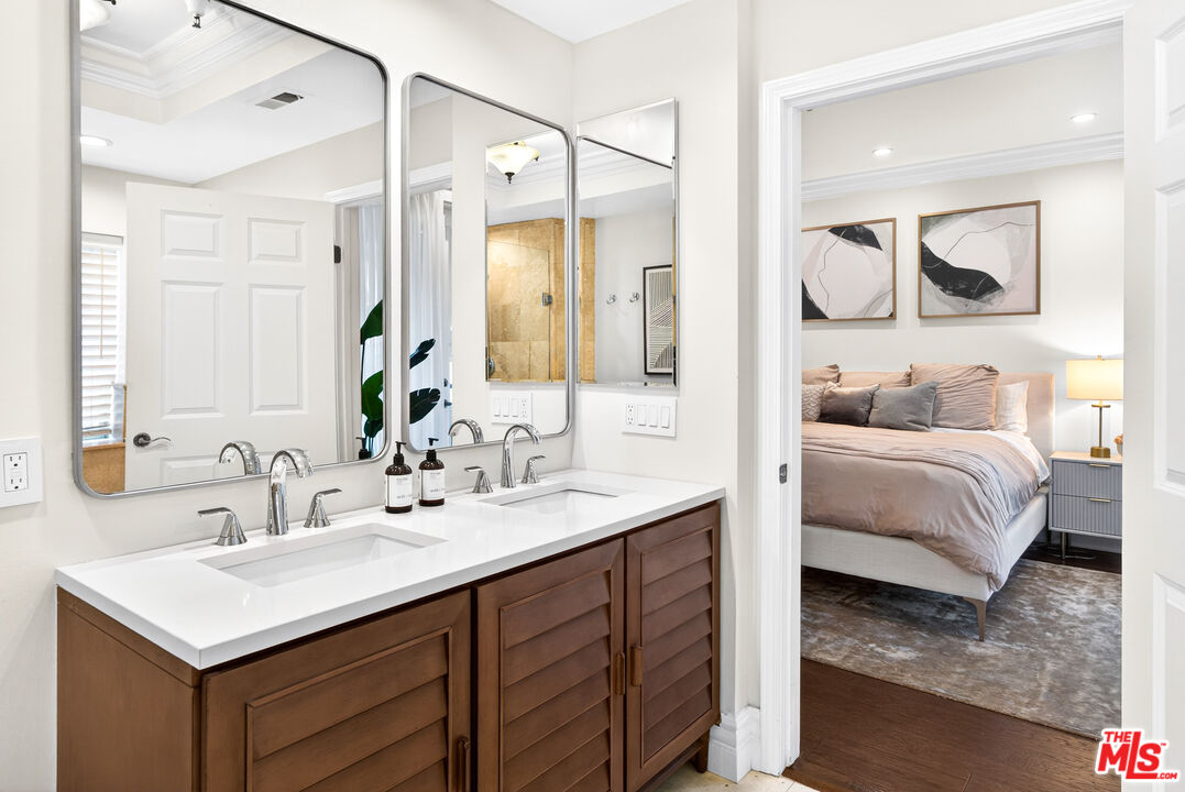 10364 Almayo Ave Unit: 205