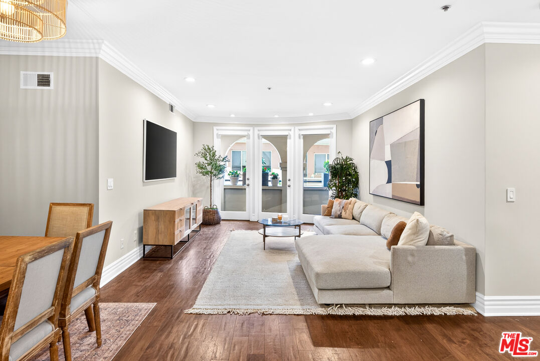 10364 Almayo Ave Unit: 205