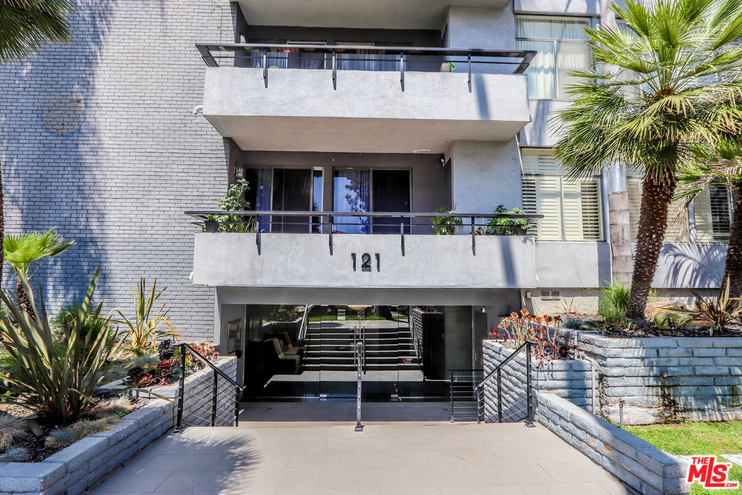 121 S Palm Dr Unit: 404