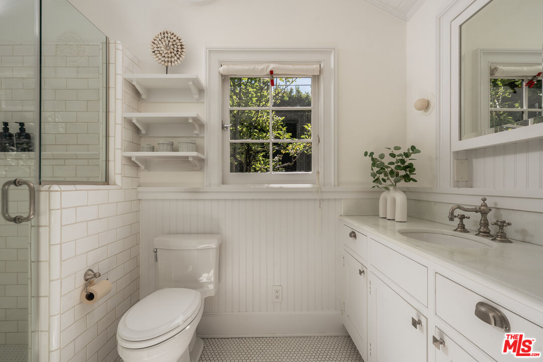 250 S Chadbourne Ave