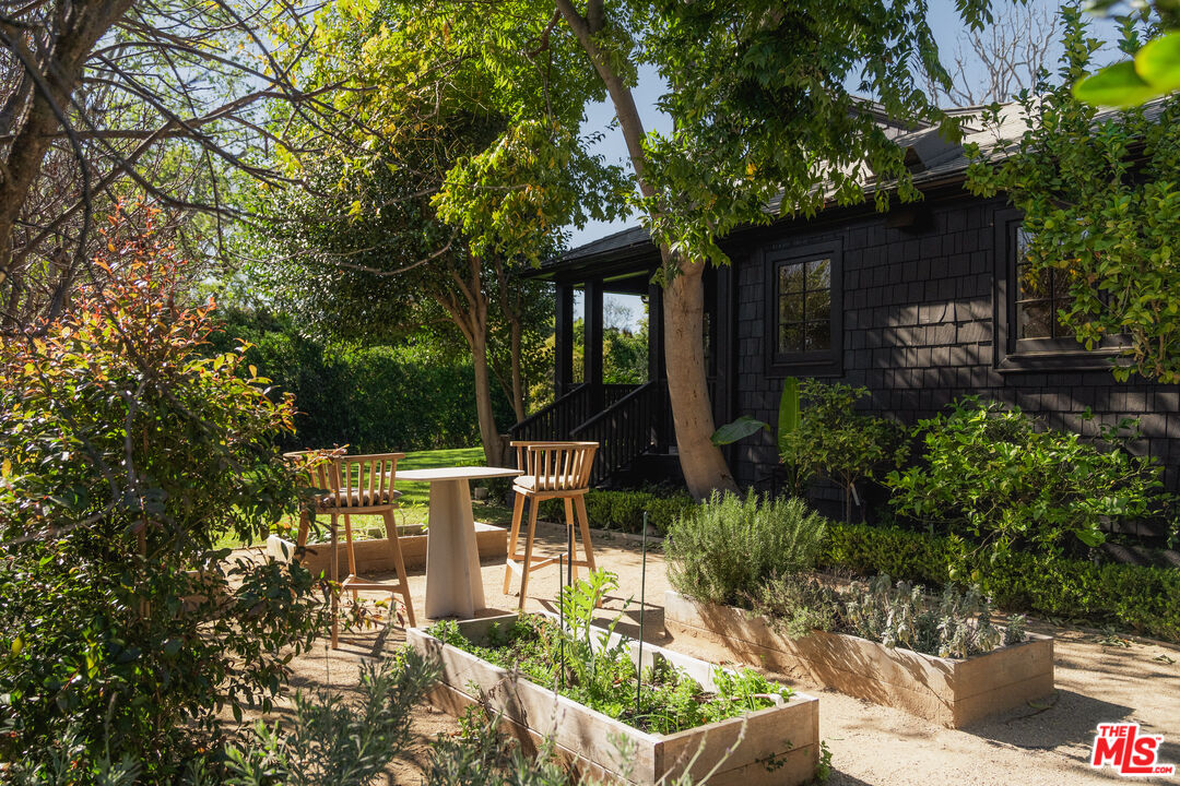 250 S Chadbourne Ave