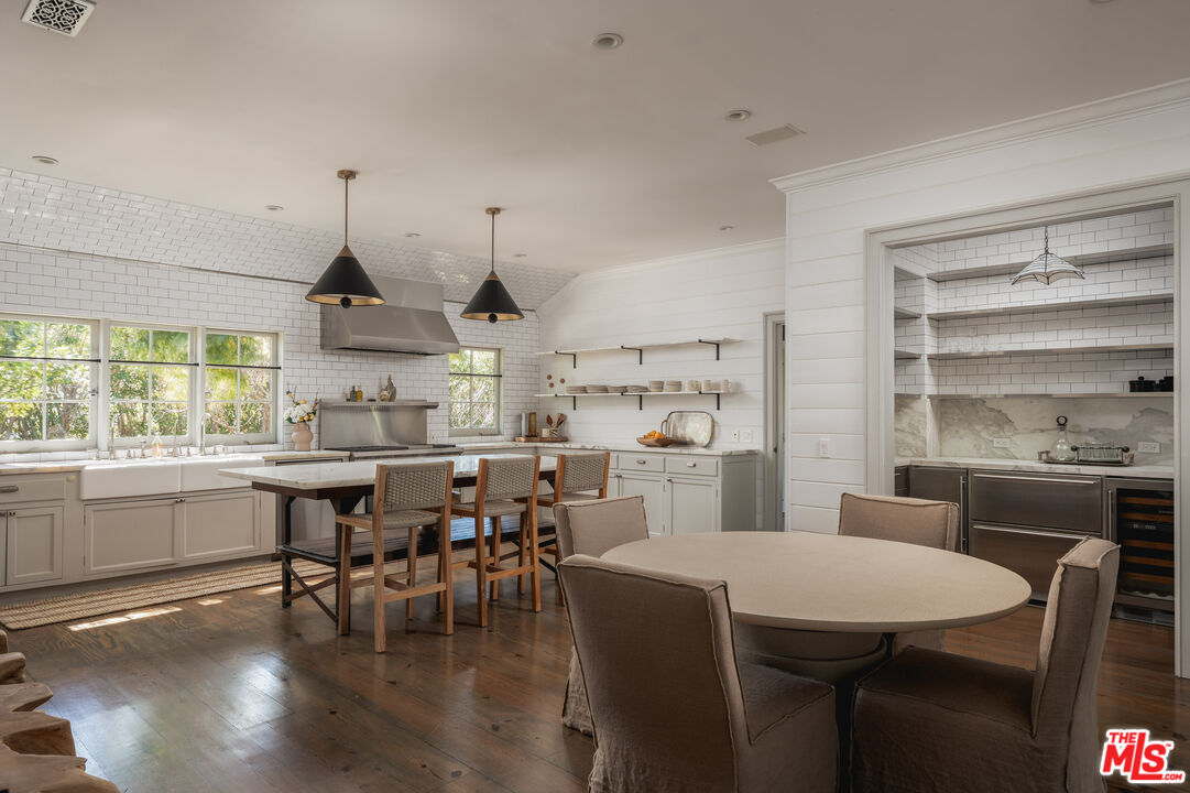 250 S Chadbourne Ave