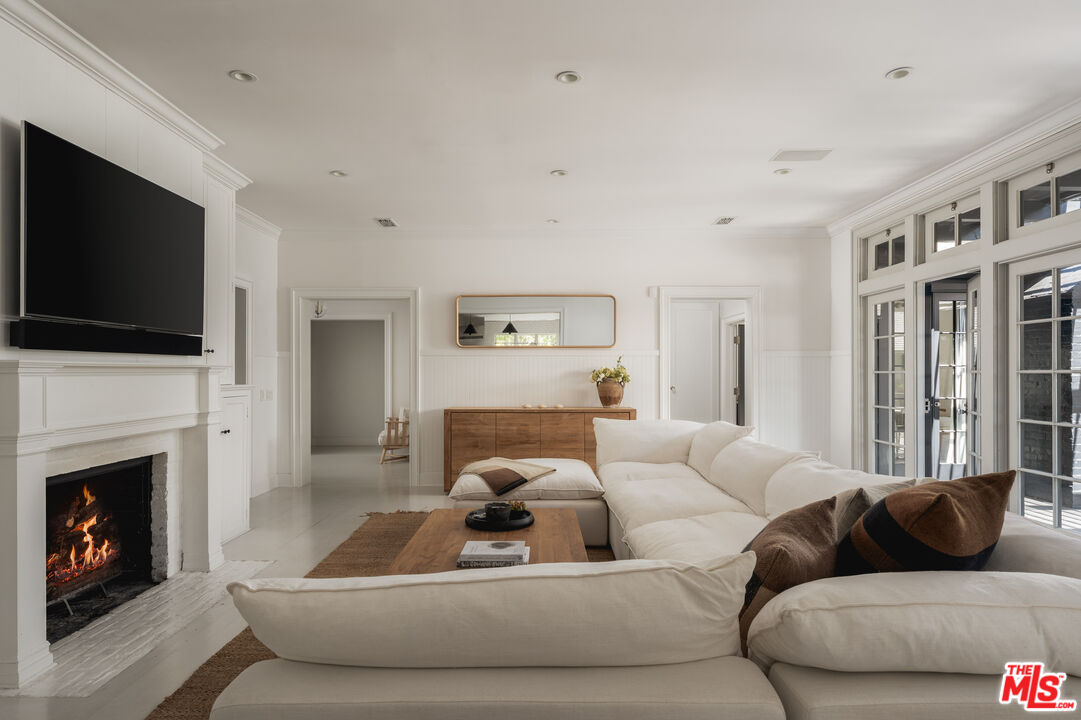 250 S Chadbourne Ave