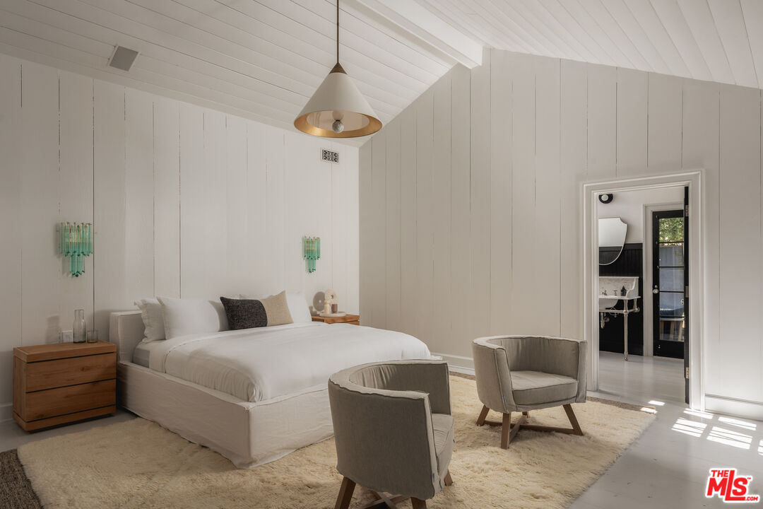 250 S Chadbourne Ave